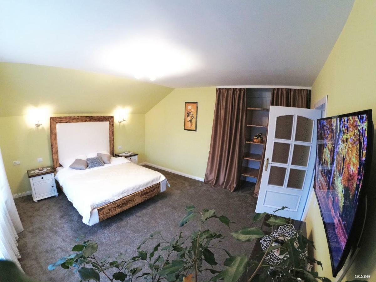 Apulum Gardens Hotel Alba Iulia Buitenkant foto