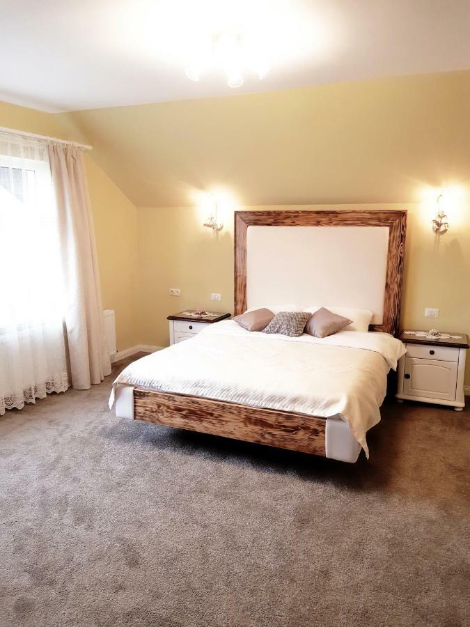 Apulum Gardens Hotel Alba Iulia Buitenkant foto
